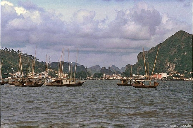 mot ha long hoan toan khac la nhung nam dau thap nien 90