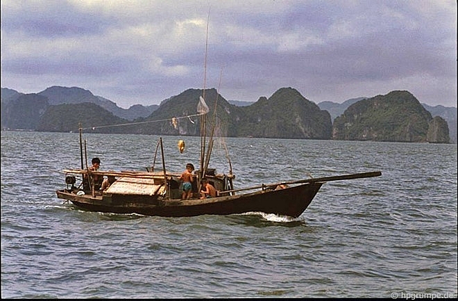 mot ha long hoan toan khac la nhung nam dau thap nien 90
