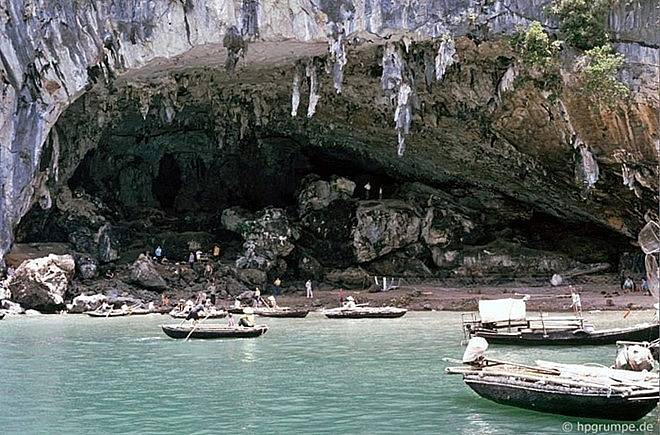 mot ha long hoan toan khac la nhung nam dau thap nien 90