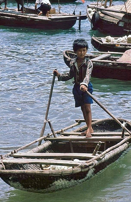mot ha long hoan toan khac la nhung nam dau thap nien 90