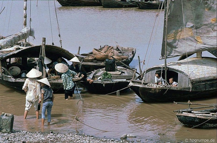 mot ha long hoan toan khac la nhung nam dau thap nien 90