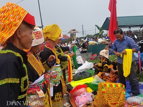 dac san xu lang rua da nhot ro qua la vang ruc ret doc nhot chai
