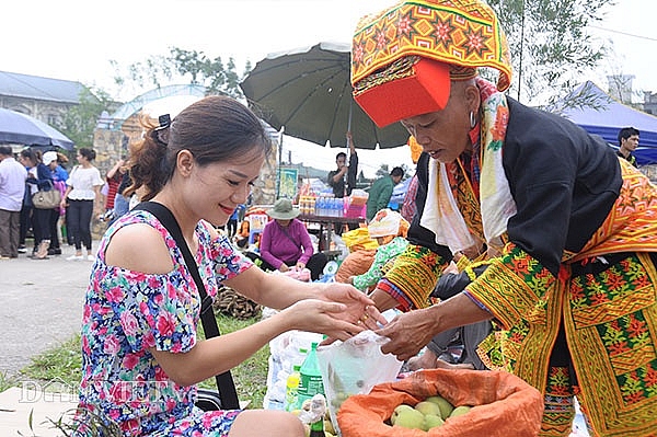 dac san xu lang rua da nhot ro qua la vang ruc ret doc nhot chai