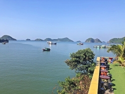 Vịnh Hạ Long và quần đảo Cát Bà - chung hay riêng?