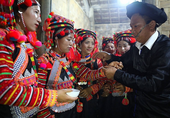 tet mua mua nguoi ha nhi o tay bac