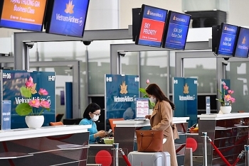 Xe khách gặp khó, máy bay dần lấy lại 'phong độ' ngay trước Tết