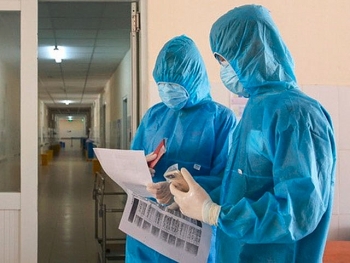 chinh phu chi tien boi duong cho nguoi tham gia chong dich covid 19 trong 5 ngay tet