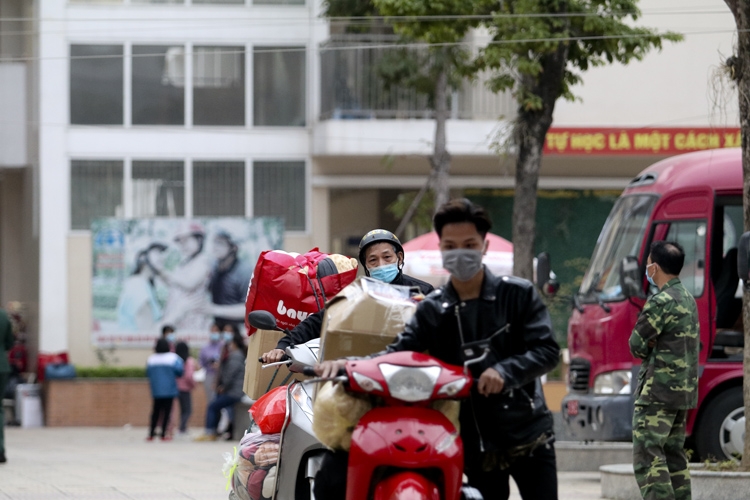 Mùng 3 Tết, dỡ bỏ cách ly trường Tiểu học Xuân Phương