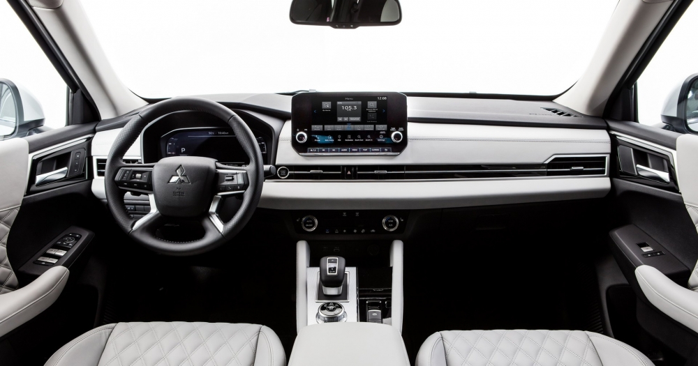 Mitsubishi Outlander 2021 ra mắt với giá khởi điểm từ 620 triệu đồng