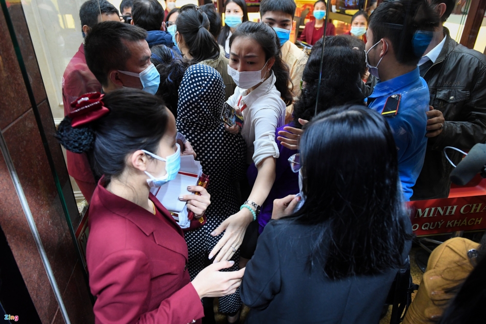 Ngày vía Thần Tài: Chỗ tấp nập, nơi vắng tanh người mua vàng