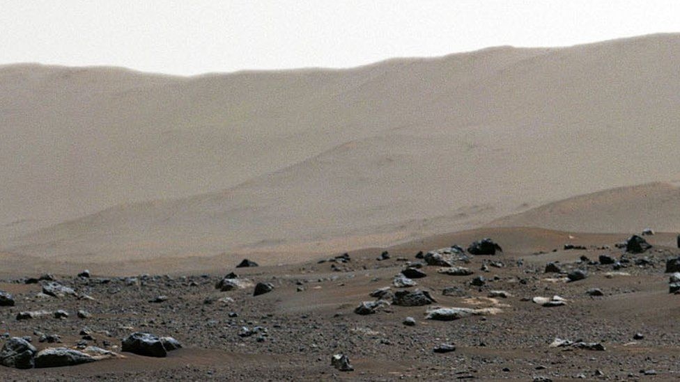 Tảng đá kỳ lạ trên Sao Hỏa vừa được NASA khám phá