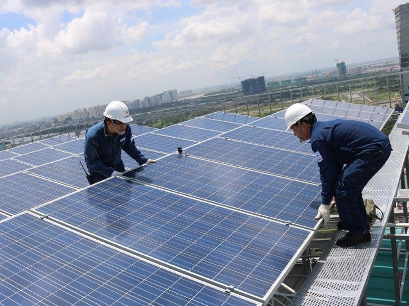 Người dân sắp được mua điện mặt trời mái nhà với giá rẻ?