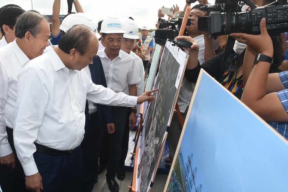 Thủ tướng Nguyễn Xuân Phúc kiểm tra “cửa ngõ giao thương phía Nam”