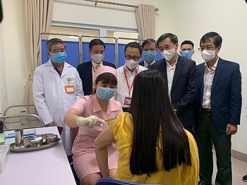 Tiêm thử nghiệm vaccine COVID-19 Covivac cho 30 người trong tuần này