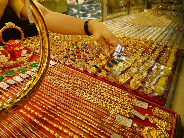 Giá vàng SJC lùi xuống còn 56 triệu đồng/lượng