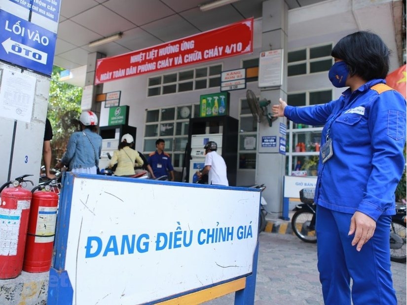 xang duoc dieu chinh tang hon 1000 dong