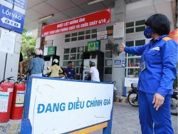 Giá xăng được điều chỉnh tăng cao nhất gần 1.200 đồng