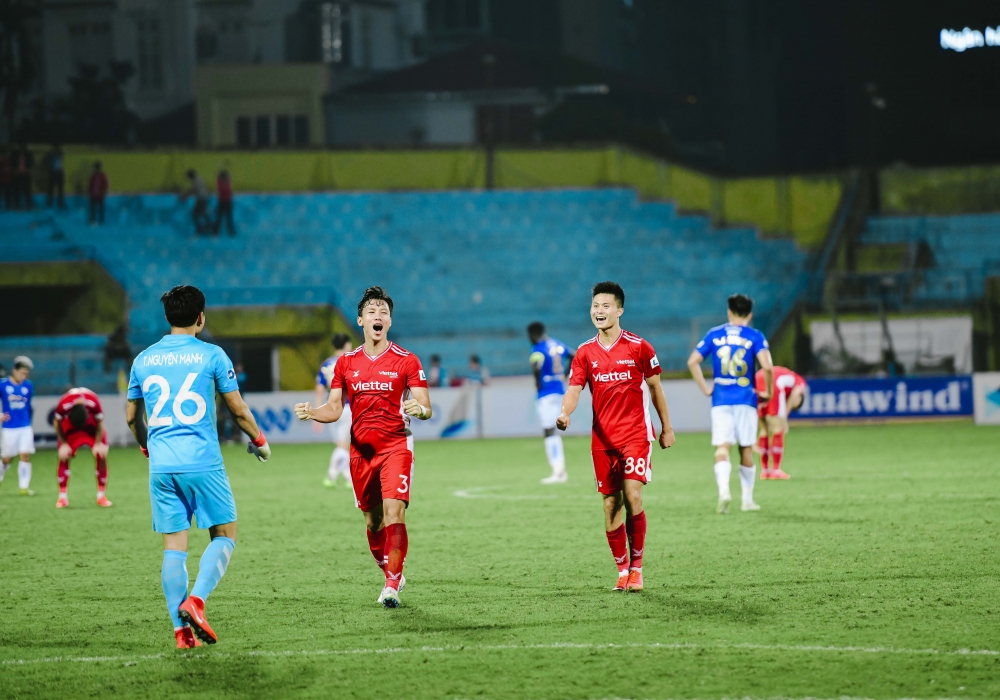 Hà Nội FC trượt dài với khủng hoảng khi thua Viettel