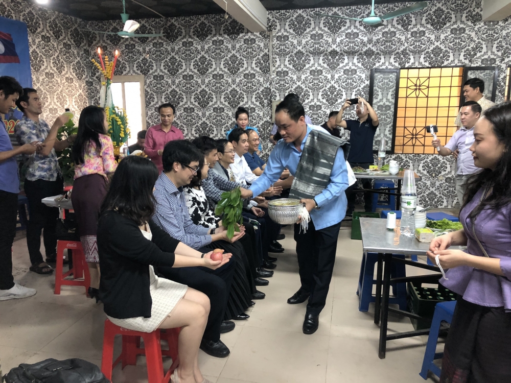 Nhiều nét độc đáo trong lễ đón Tết Bunpimay 2021 của lưu học sinh Lào