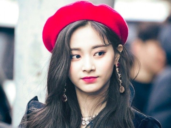 Hàng loạt sao nữ K-POP 'sướng từ trong trứng'