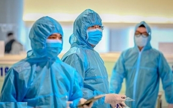 Một chuyên gia Ấn Độ nghi dương tính với SARS-CoV-2