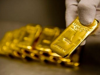 Giá vàng tăng dựng đứng, vượt mức 57 triệu đồng/lượng