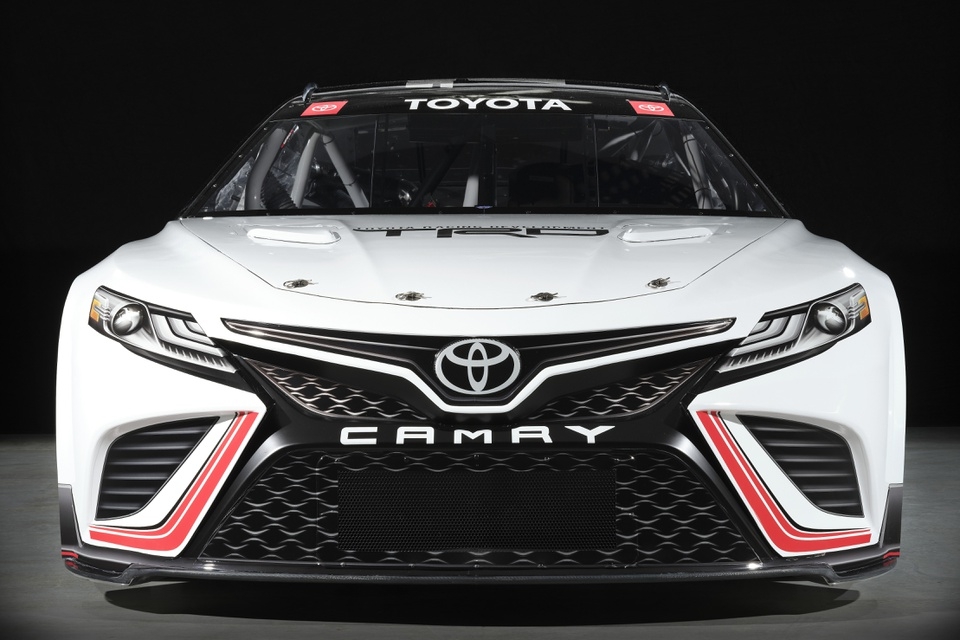 Toyota Camry bản đường đua sẵn sàng so tài với Ford Mustang Toyota Camry bản ‘xịn xò’ sẵn sàng so tài với Ford Mustang