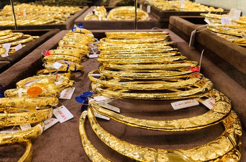 Giá vàng SJC trong nước 'bất động', thế giới tăng nhẹ