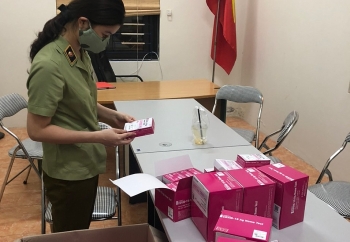 Bắt giữ 400 hộp kit test COVID-19 nhập lậu