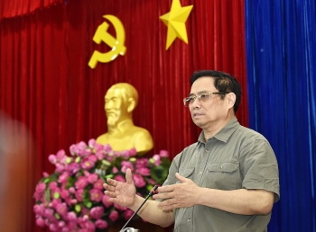 can chu dong linh hoat sang tao de xac dinh nhiem vu uu tien thuc hien bang duoc muc tieu kep
