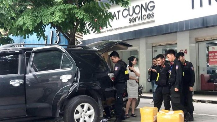 Khởi tố, bắt giam anh trai ông chủ Nhật Cường Mobile