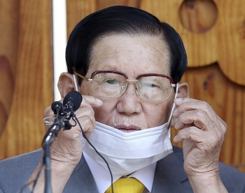 han quoc bat giao chu cua giao phai lay covid 19 cho hang nghin nguoi