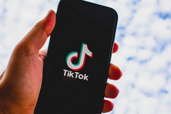 TikTok phải 