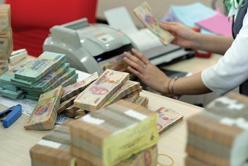 7 tháng, tín dụng tăng trưởng chỉ bằng 50% so với cùng kỳ năm ngoái