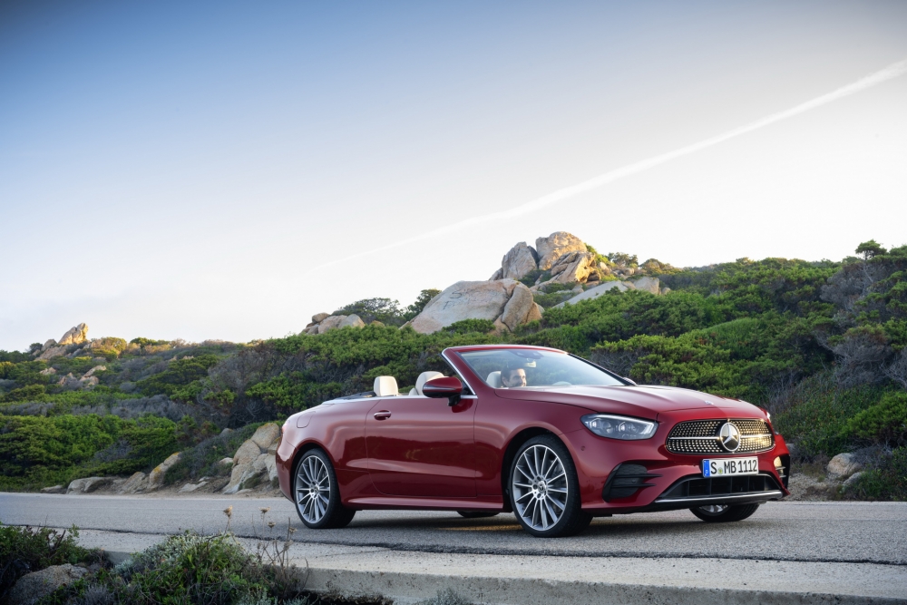 Mercedes E-Class All-Terrain sắp trình làng, S-Class Coupe và Cabrio bị khai tử