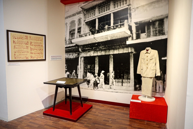 Tái hiện mùa thu năm 1945 qua những hiện vật hiếm thấy tại triển lãm “Ngày Độc lập 2/9”