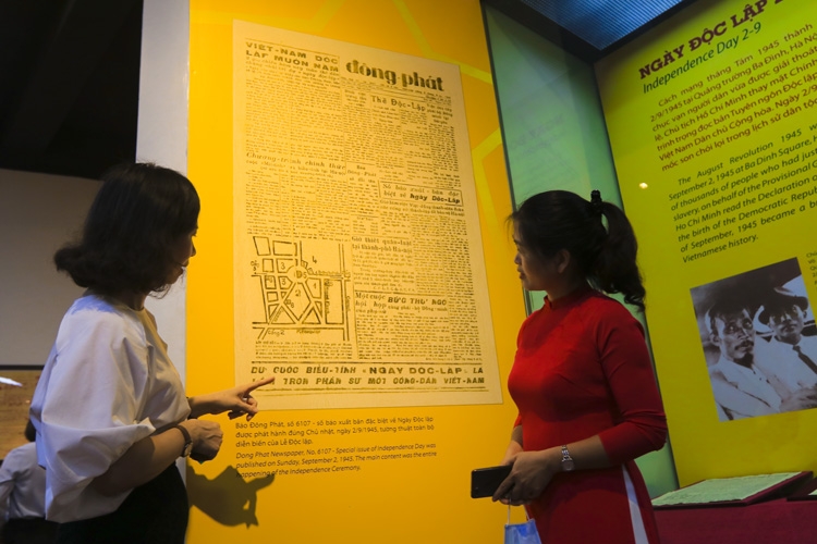 Chùm ảnh: Trưng bày chuyên đề “Ngày Độc lập 2/9” Tái hiện mùa thu năm 1945 qua những hiện vật hiếm thấy tại triển lãm “Ngày Độc lập 2/9”