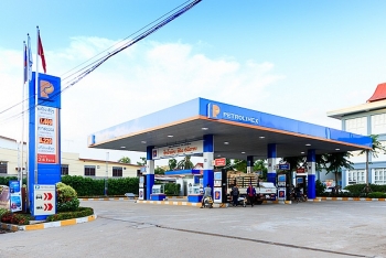 petrolimex giam lo gan 400 ty dong sau soat xet 6 thang dau nam