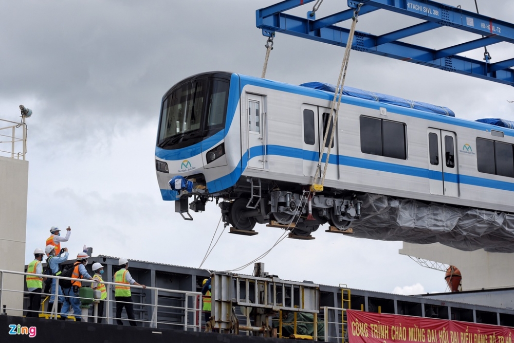 Đoàn tàu metro số 1 đã về tới TP HCM