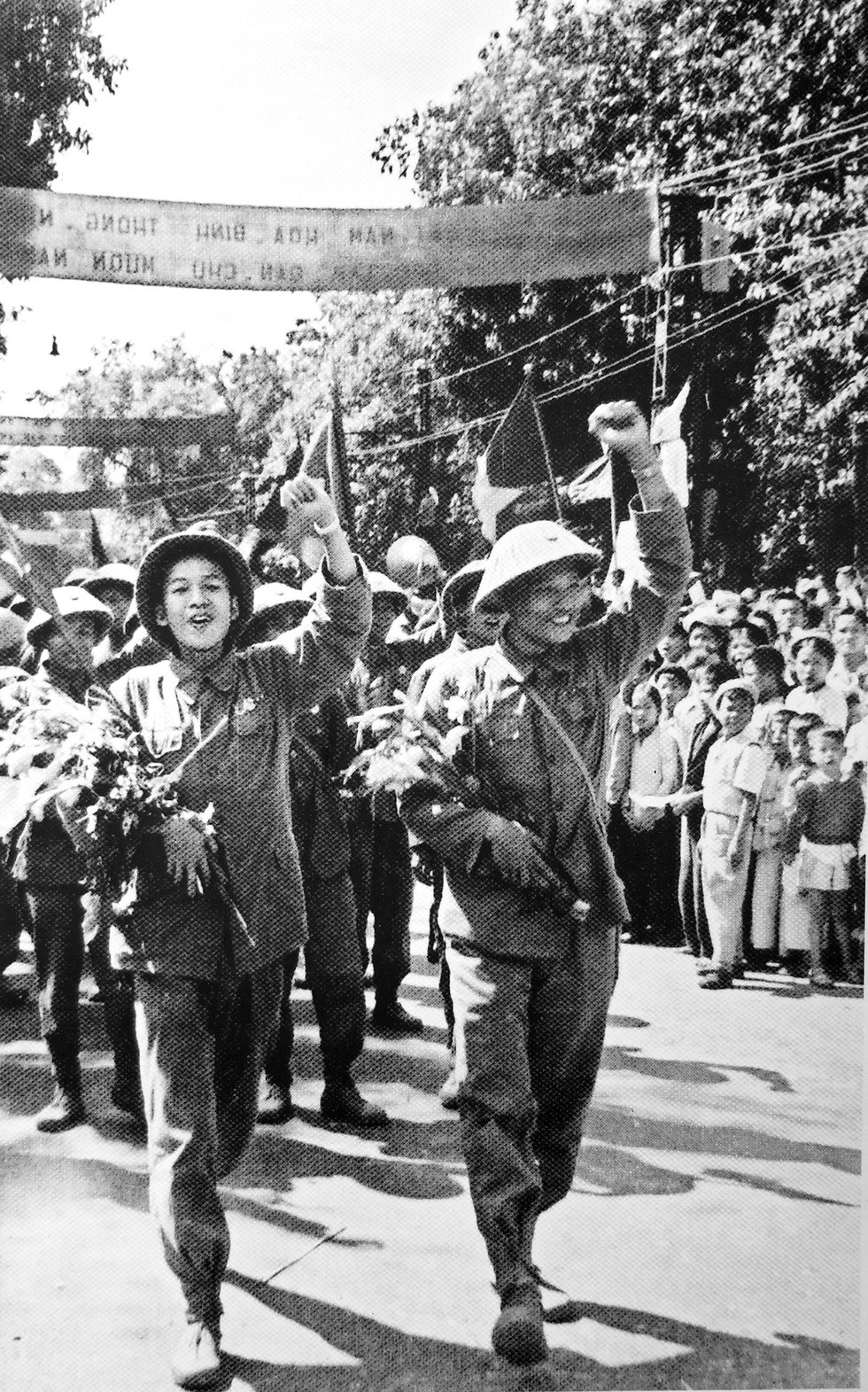 Nhìn lại hình ảnh ngày Giải phóng Thủ đô 10/10/1954
