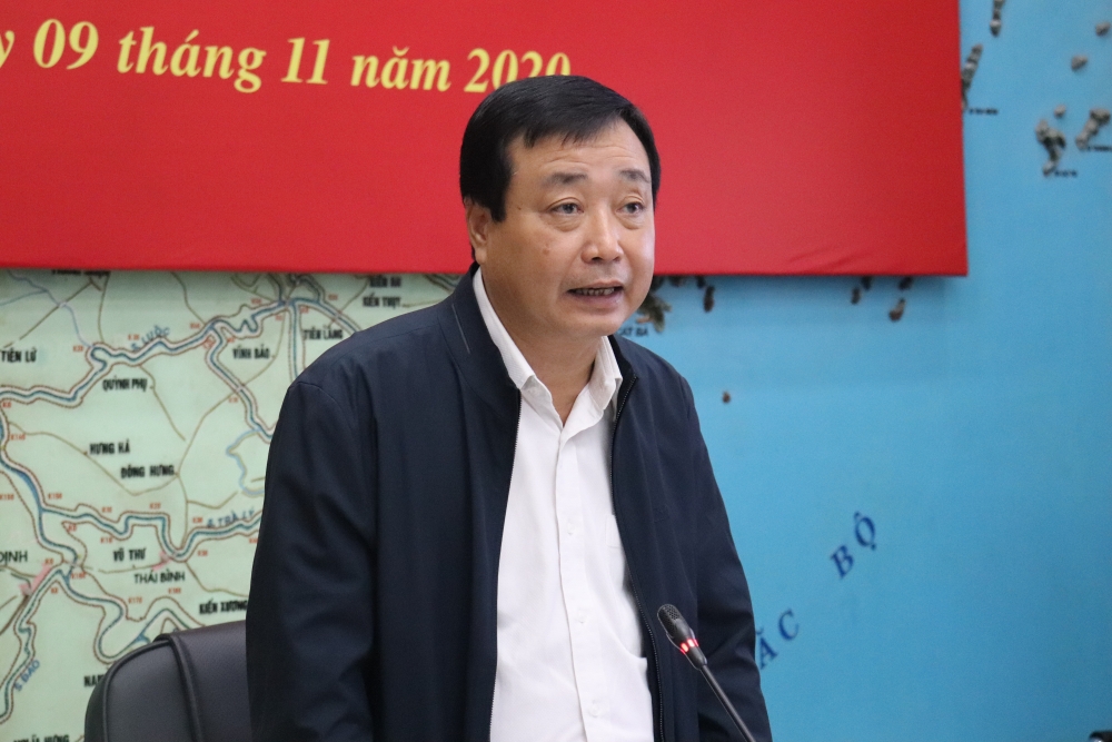'Miền Trung không chỉ ở tâm thế ứng phó với bão số 12 mà còn chuẩn bị tinh thần ứng phó với bão số 13'