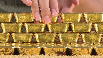 Giá vàng hôm nay 2/2/2021: Vượt mốc 57 triệu đồng/lượng