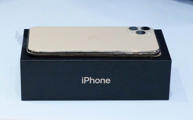 iPhone 11 Pro Max, Galaxy S20 Ultra sẽ ngừng bán tại Việt Nam