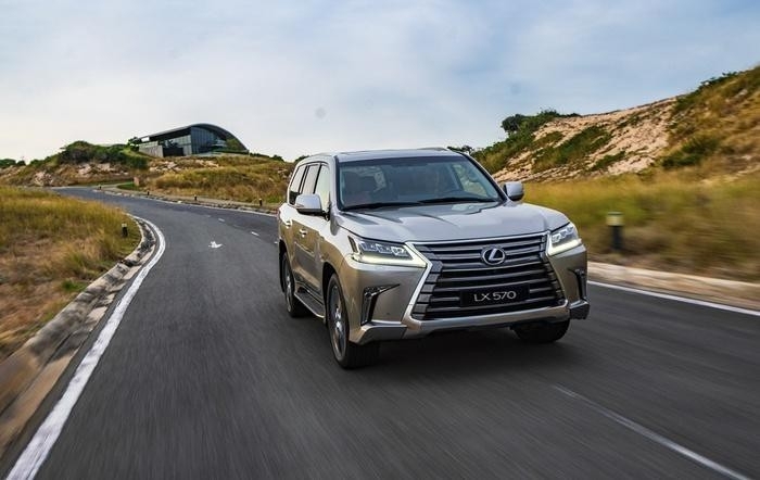 gia xe o to lexus moi nhat thang 12020
