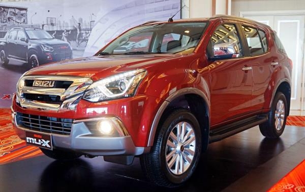 top 5 xe o to ban cham nhat thang 122019 isuzu d max la quan quan