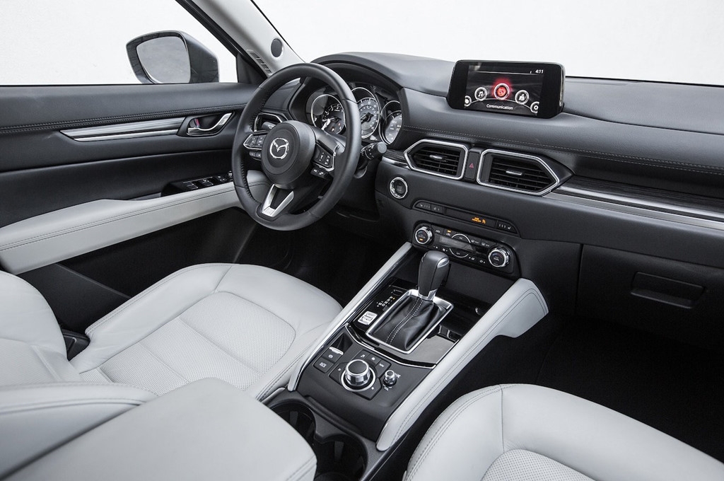 xe choi tet 2020 mua mazda cx 5 hay honda cr v