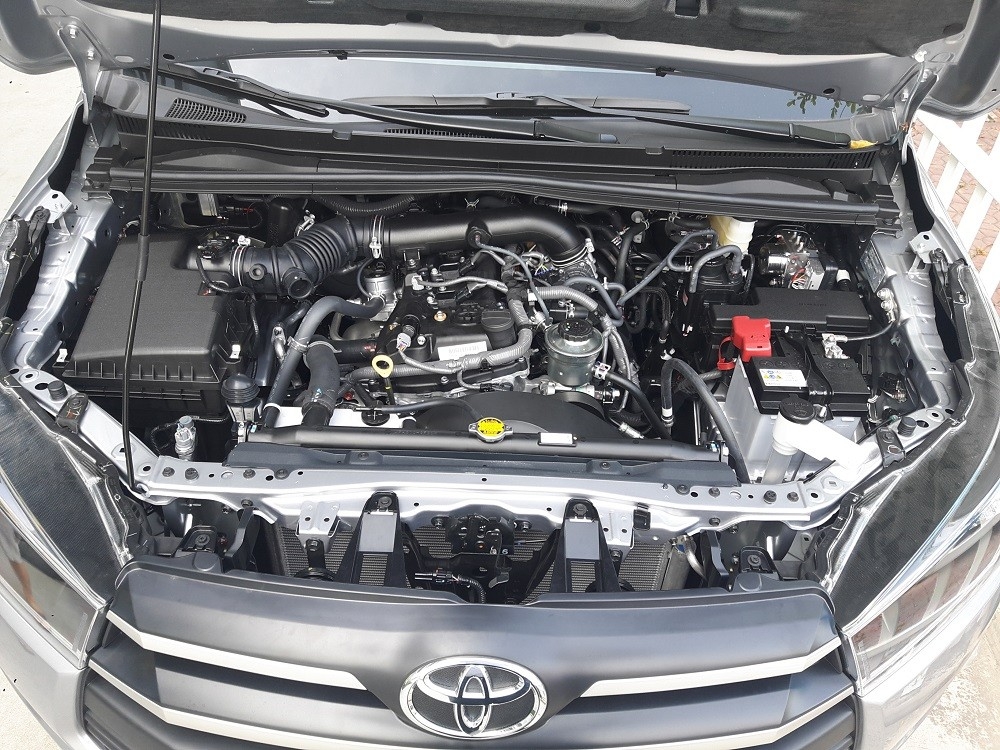 nen chon mitsubishi xpander 2020 hay them tien mua toyota innova 2020