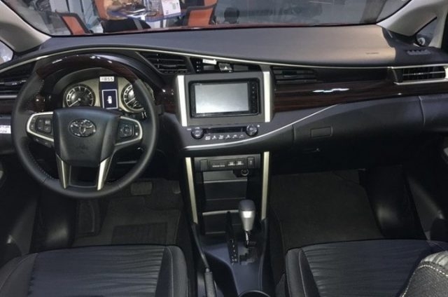 nen chon mitsubishi xpander 2020 hay them tien mua toyota innova 2020