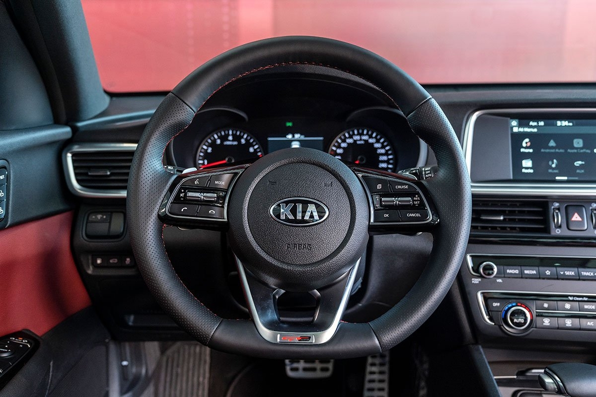 tam gia tren 800 trieu chon mazda3 hay kia optima