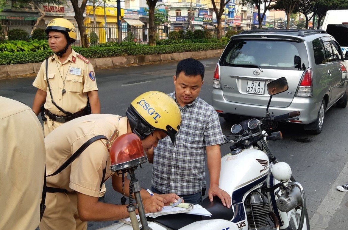 muc xu phat loi khong co giay phep lai xe moi nhat nam 2020